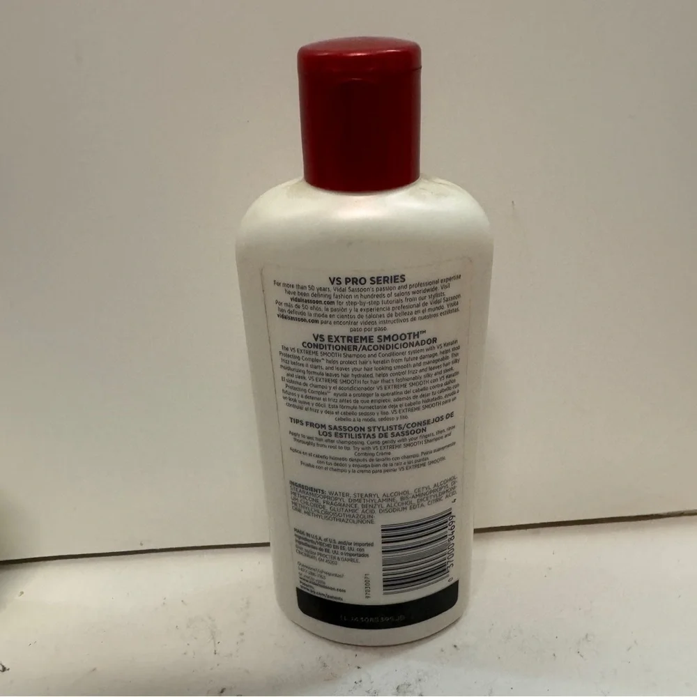 Vidal Sassoon Extreme Smooth Glossing Conditioner 12 OZ